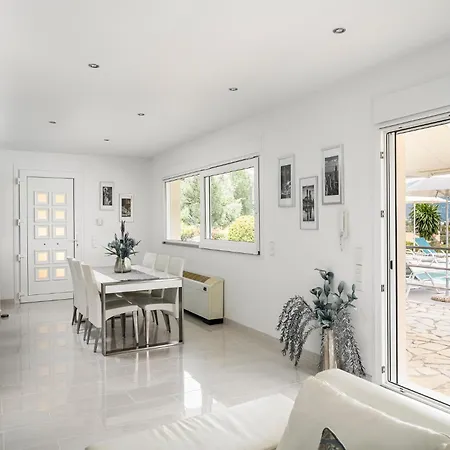 Euphoria Seaview Residences With Shared Pool By Konnect Lägenhet Gouvia