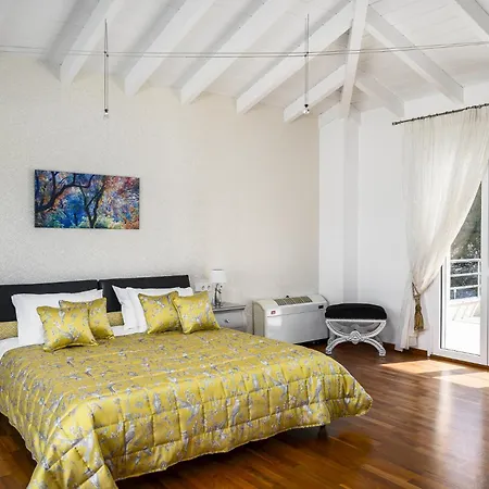 Euphoria Seaview Residences With Shared Pool By Konnect * Gouviá