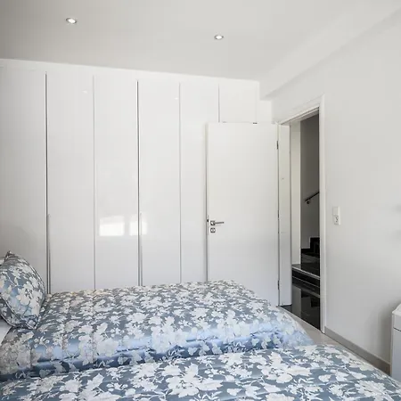 Euphoria Seaview Residences With Shared Pool By Konnect Appartement Gouviá