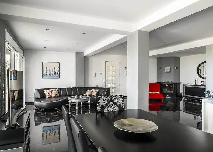 Euphoria Seaview Residences With Shared Pool By Konnect Apartman *