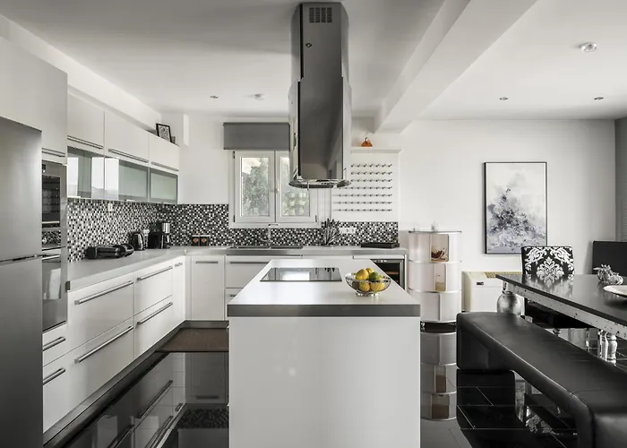 Euphoria Seaview Residences With Shared Pool By Konnect Apartman *
