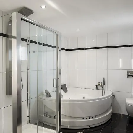 Apartament Euphoria Seaview Residences With Shared Pool By Konnect *