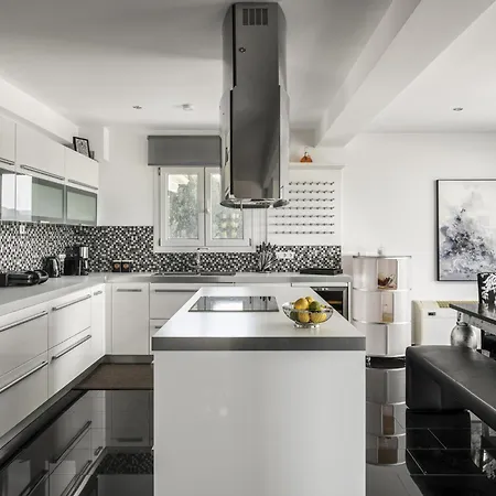 Euphoria Seaview Residences With Shared Pool By Konnect Apartmán *