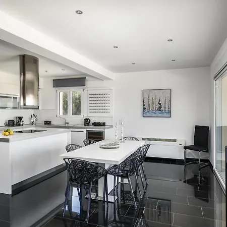 Apartament Euphoria Seaview Residences With Shared Pool By Konnect Gouvia