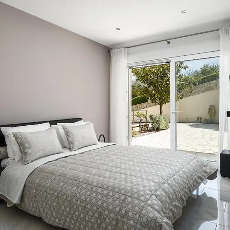 Euphoria Seaview Residences With Shared Pool By Konnect ゴウヴィア