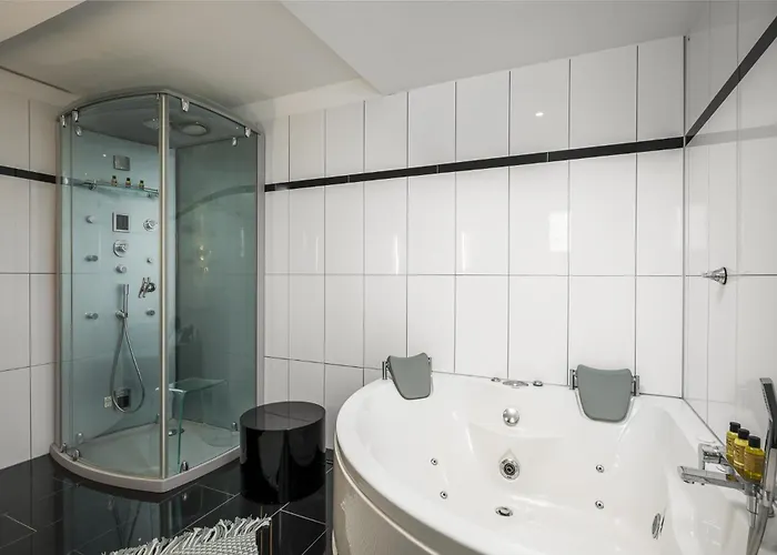 Euphoria Seaview Residences With Shared Pool By Konnect *