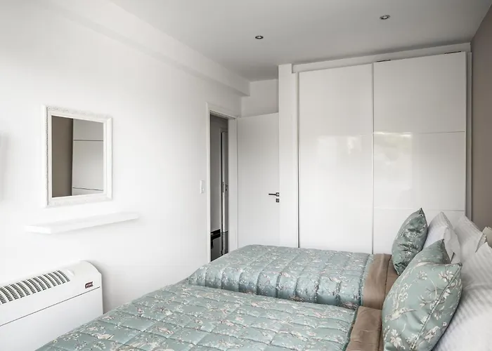 Euphoria Seaview Residences With Shared Pool By Konnect Appartement